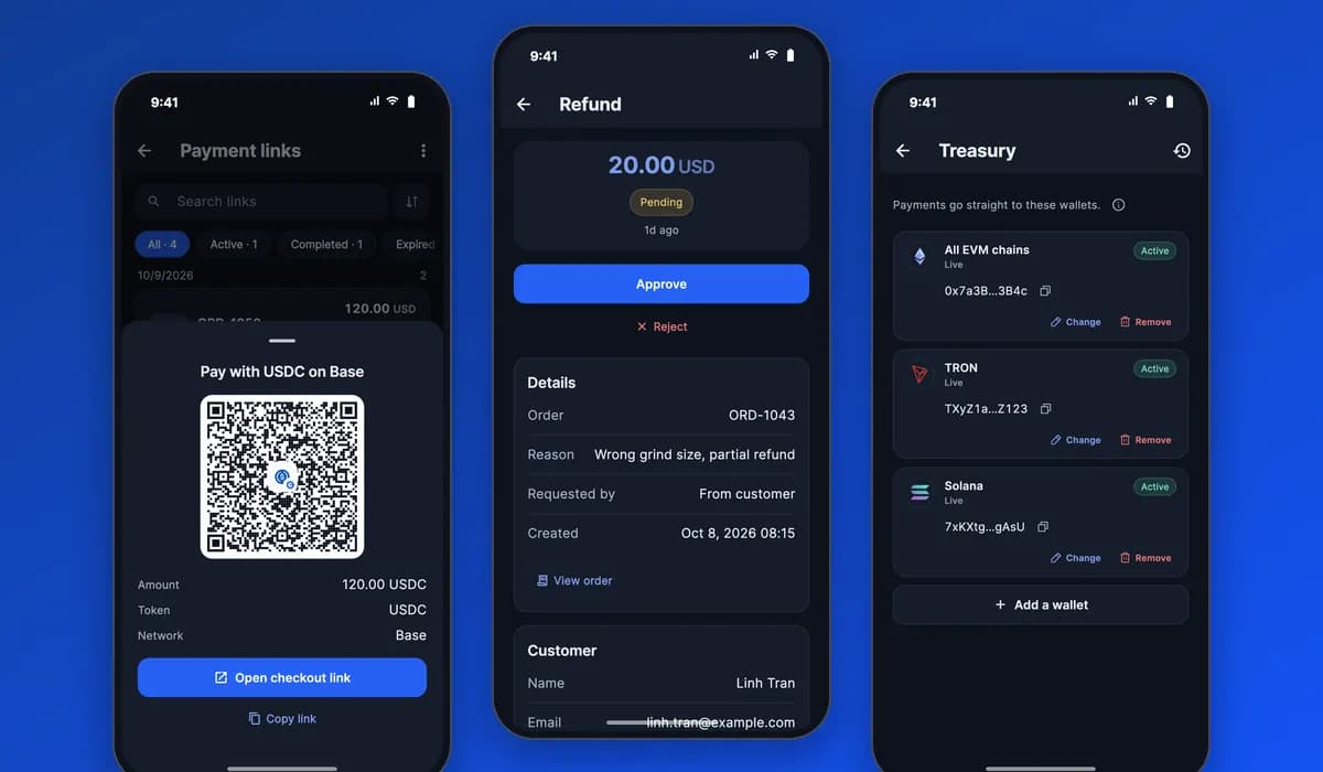 Tres pantallas de la app InfraIO Pay: un código QR para pagar 120 USDC en Base, una solicitud de reembolso pendiente de aprobación y la lista de wallets de Tesorería.